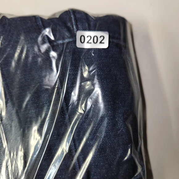 JUDY BLUE Women's Wide Hem Stretch Flare Jeans Medium Wash Size 7/28 Made in USA - Picture 9 of 9